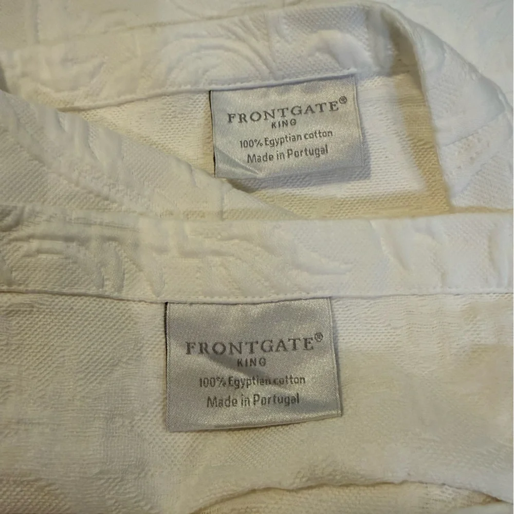 FRONTGATE 2 Matelasse White KING Pillow Shams